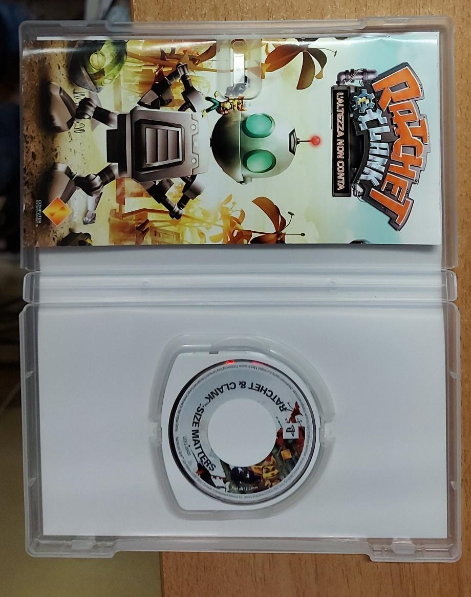 RATCHET & CLANK L'ALTEZZA NON CONTA - ESSENTIALS