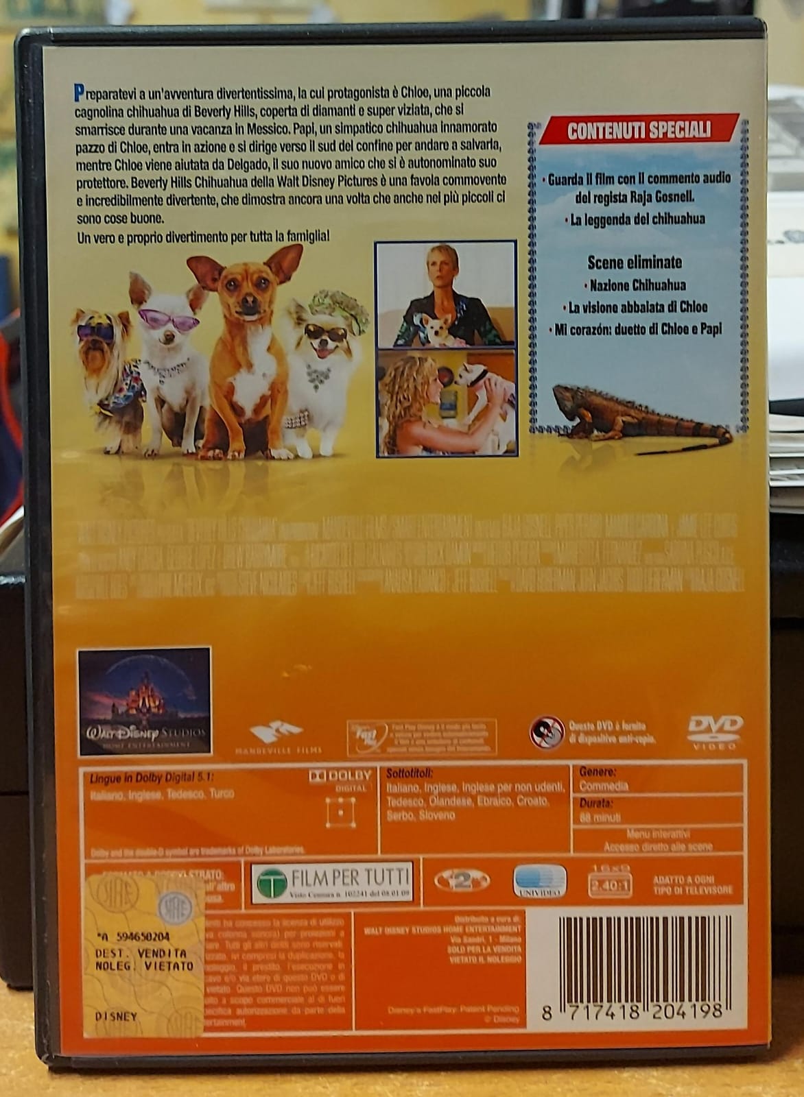 BEVERLY HILLS CHIHUAHUA