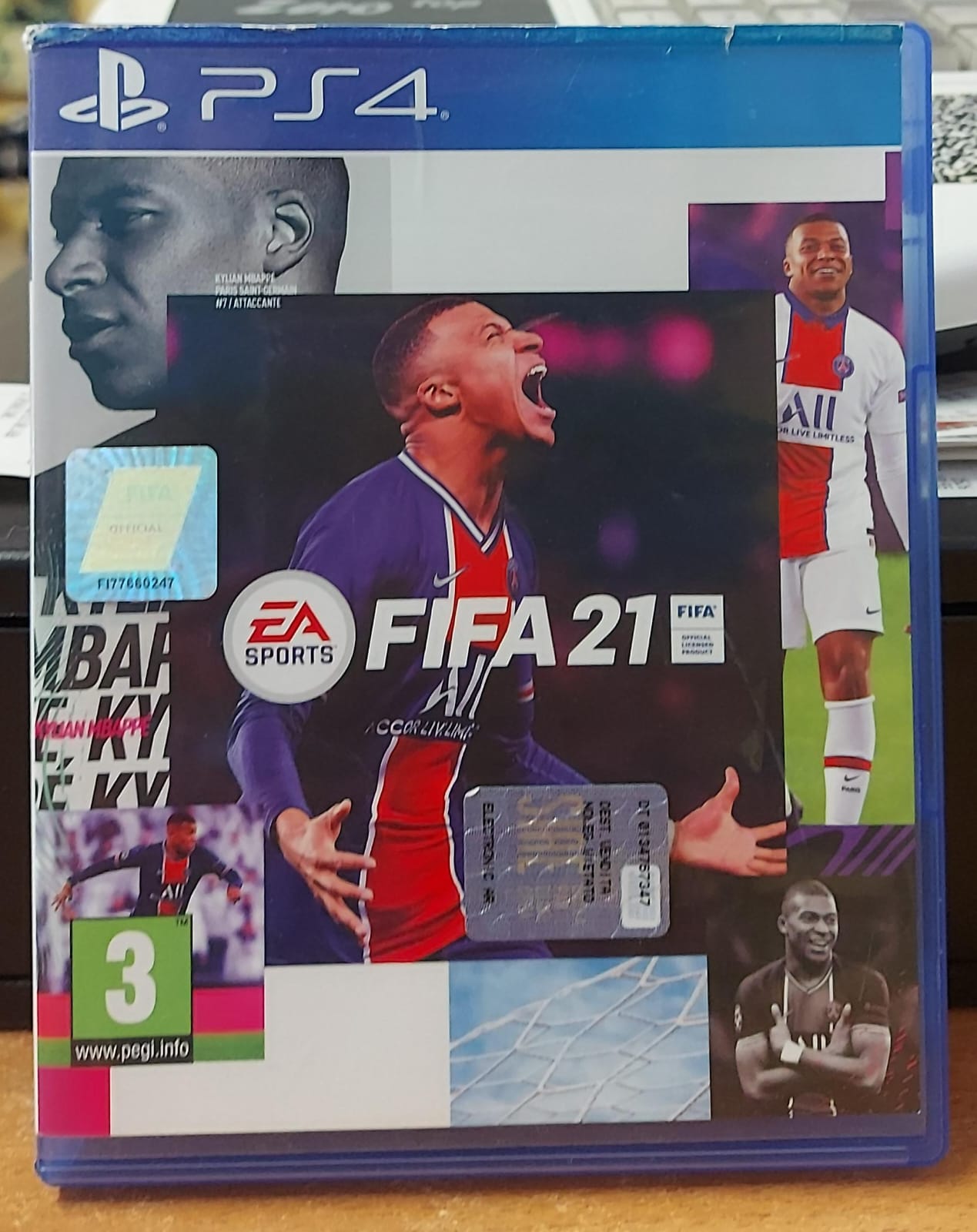 PLAYSTATION 4 SLIM 1 TB + 1 JOYPAD SONY + FIFA 21 COMPLETA DI TUTTO