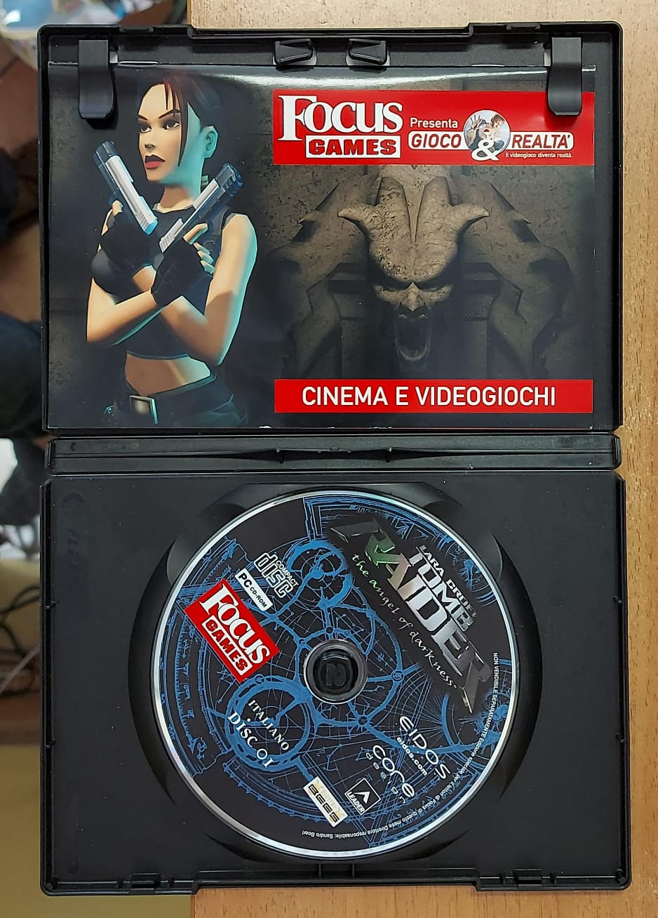 LARA CROFT TOMB RAIDER THE ANGEL OF DARKNESS