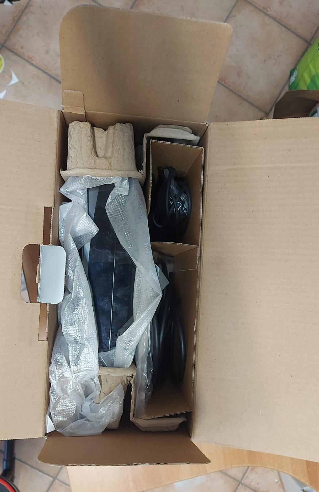 PLAYSTATION 3 320GB + 2 JOYPAD SONY + COMPLETA DI TUTTO