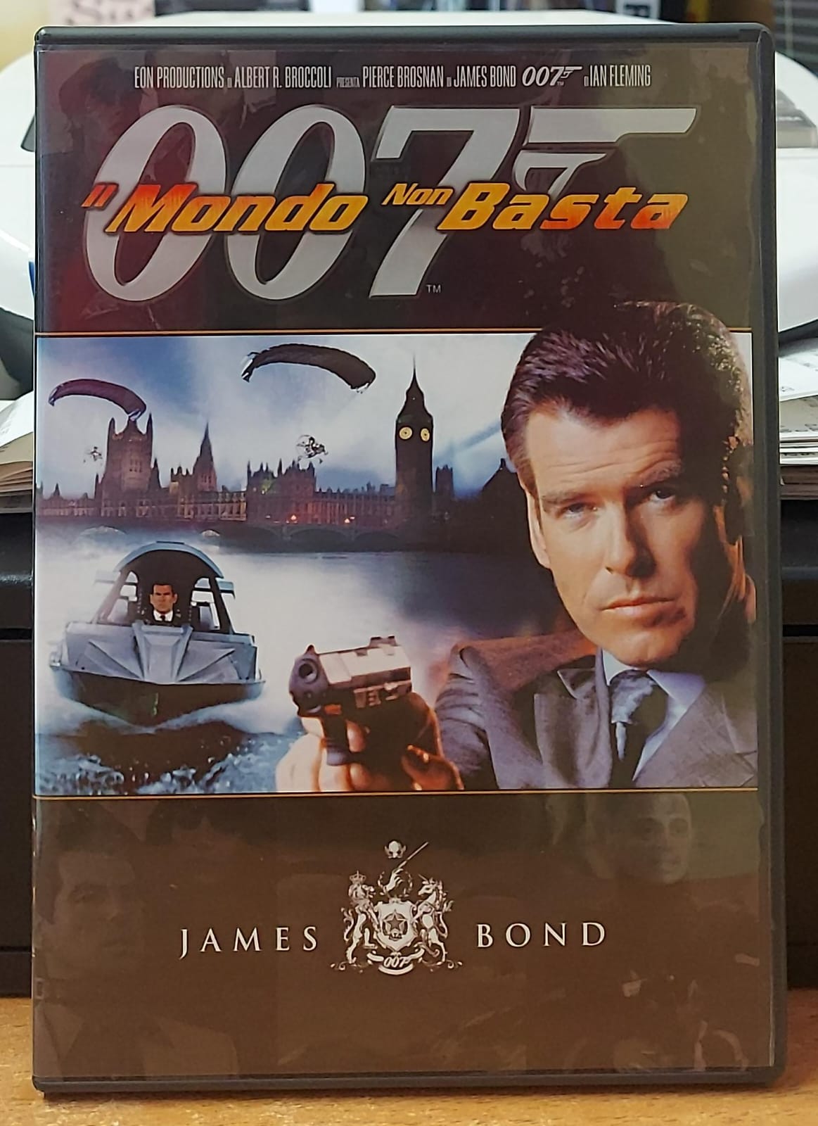 007 IL MONDO NON BASTA