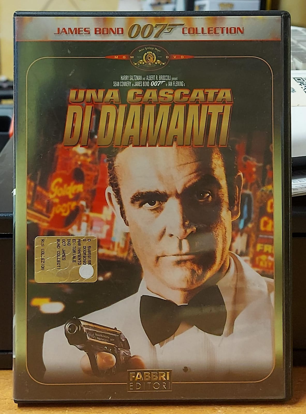007 UNA CASCATA DI DIAMANTI