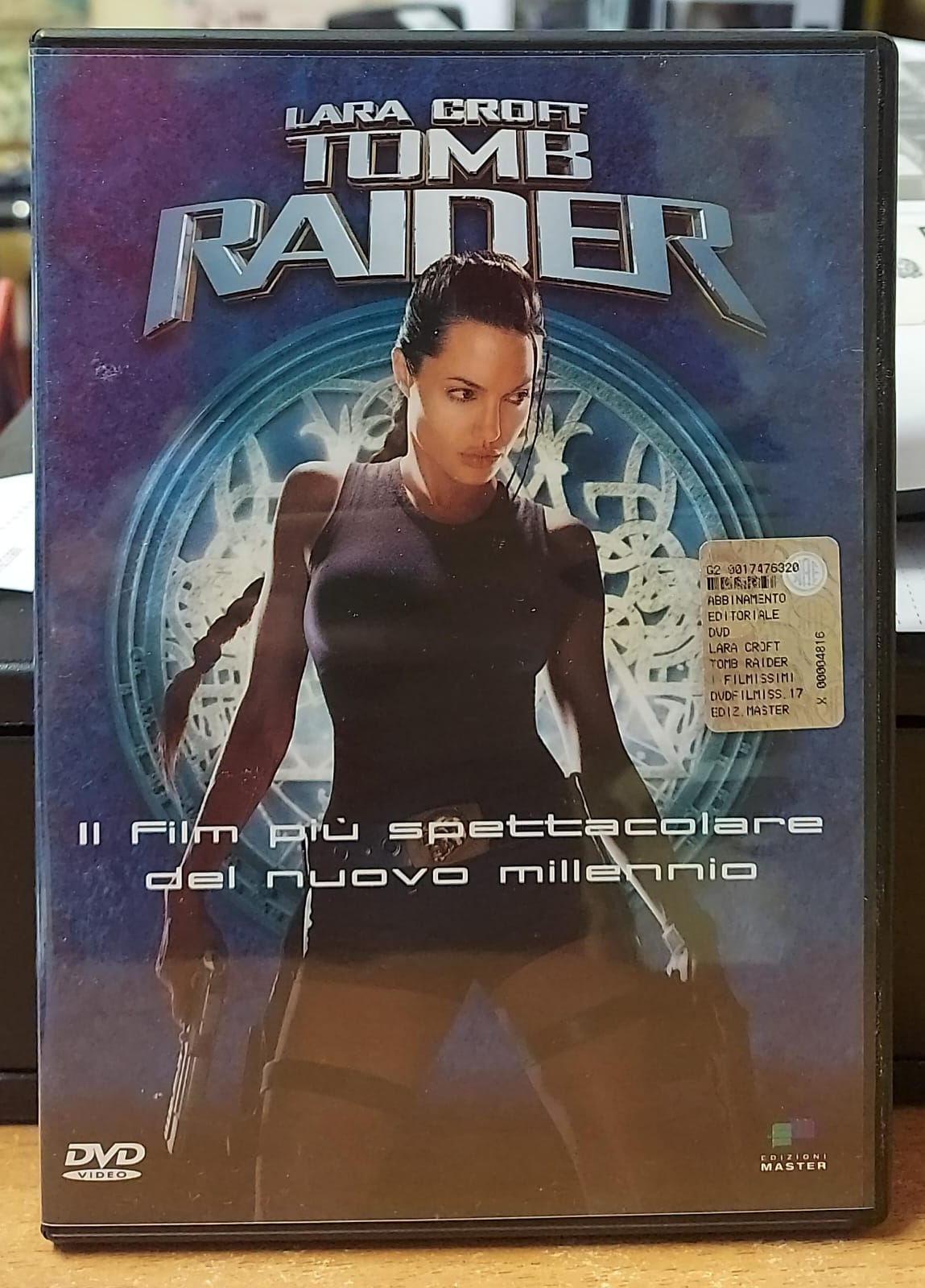 LARA CROFT TOMB RAIDER