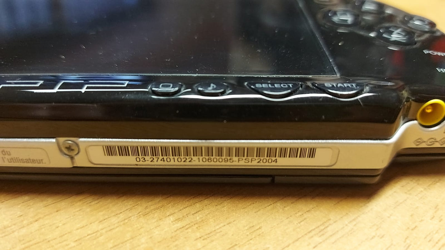 SONY PSP 2004 + MEMORY STICK 1GB + TELECAMERA COMPLETA DI CAVO ALIMENTAZIONE