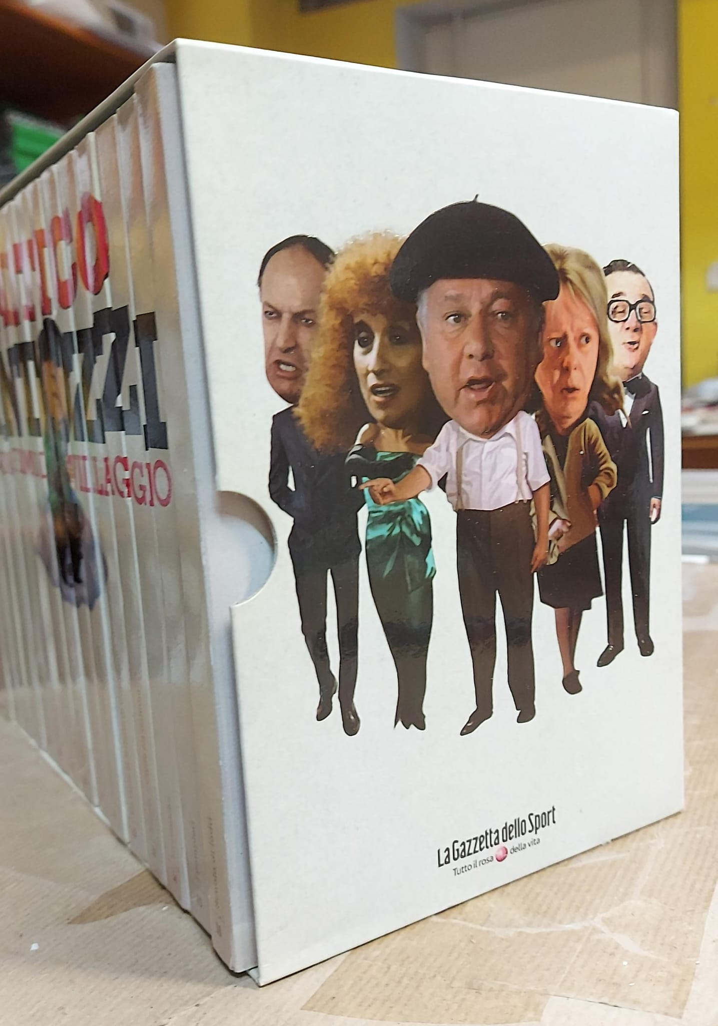 IL MITICO FANTOZZI COFANETTO 16 DVD + BOOKLET