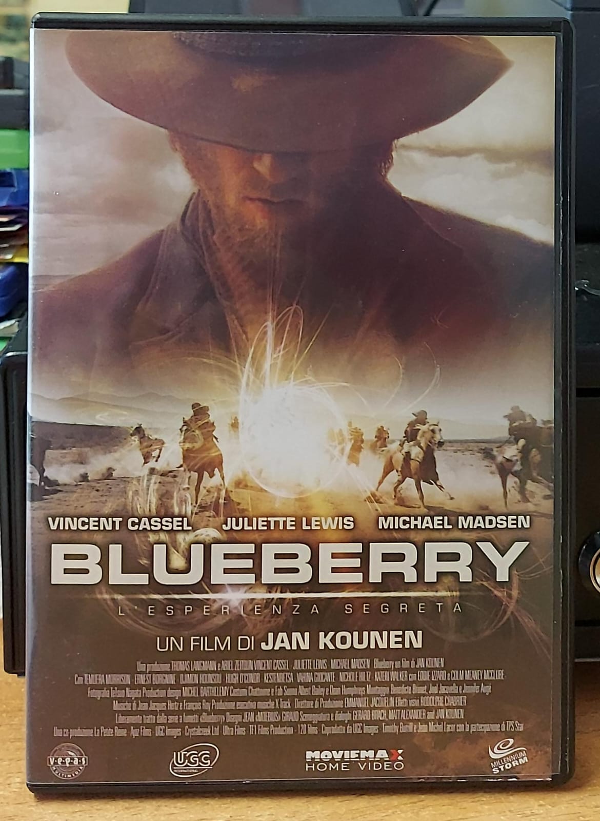 Retro della confezione del DVD Blueberry con trama e dettagli tecnici