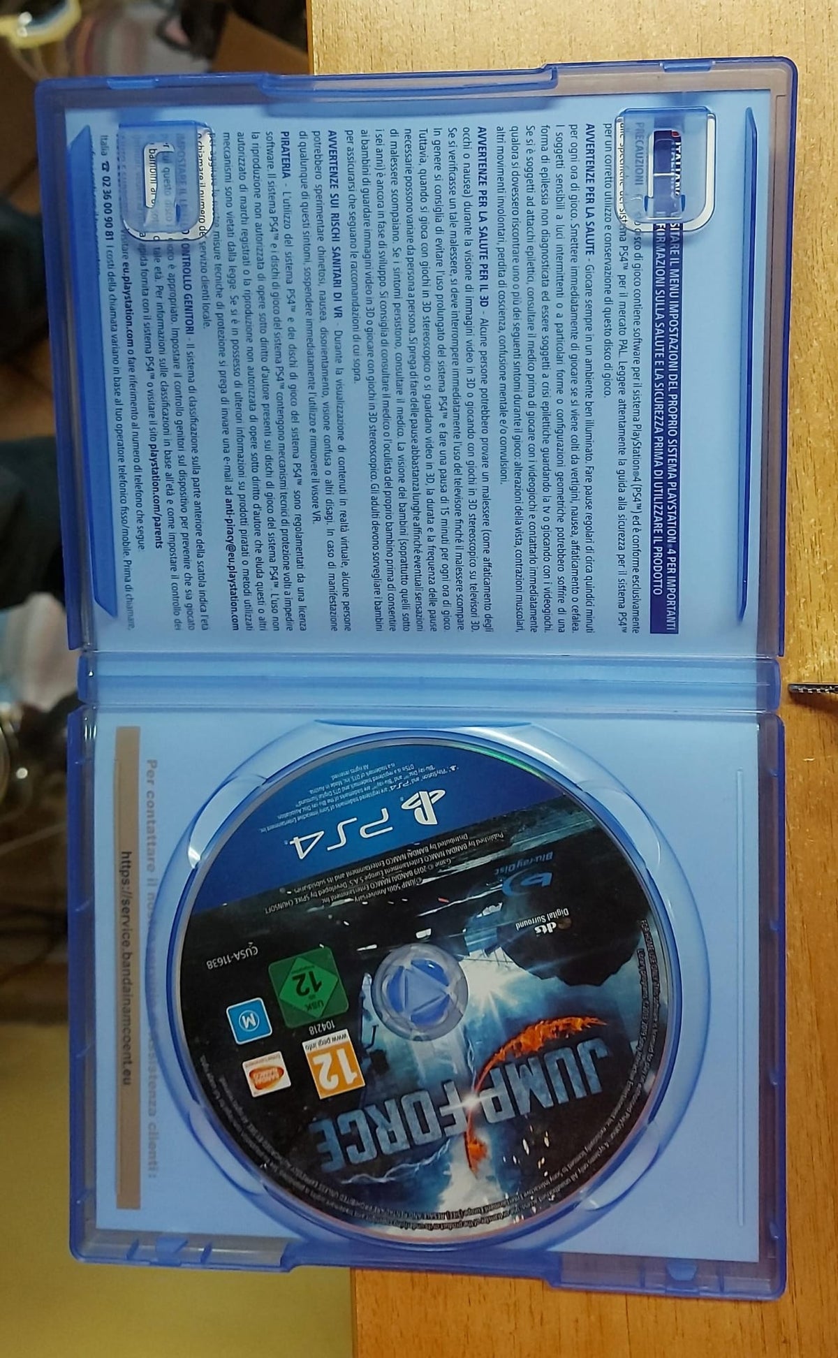 Jump Force PS4 usato - disco e interno della custodia