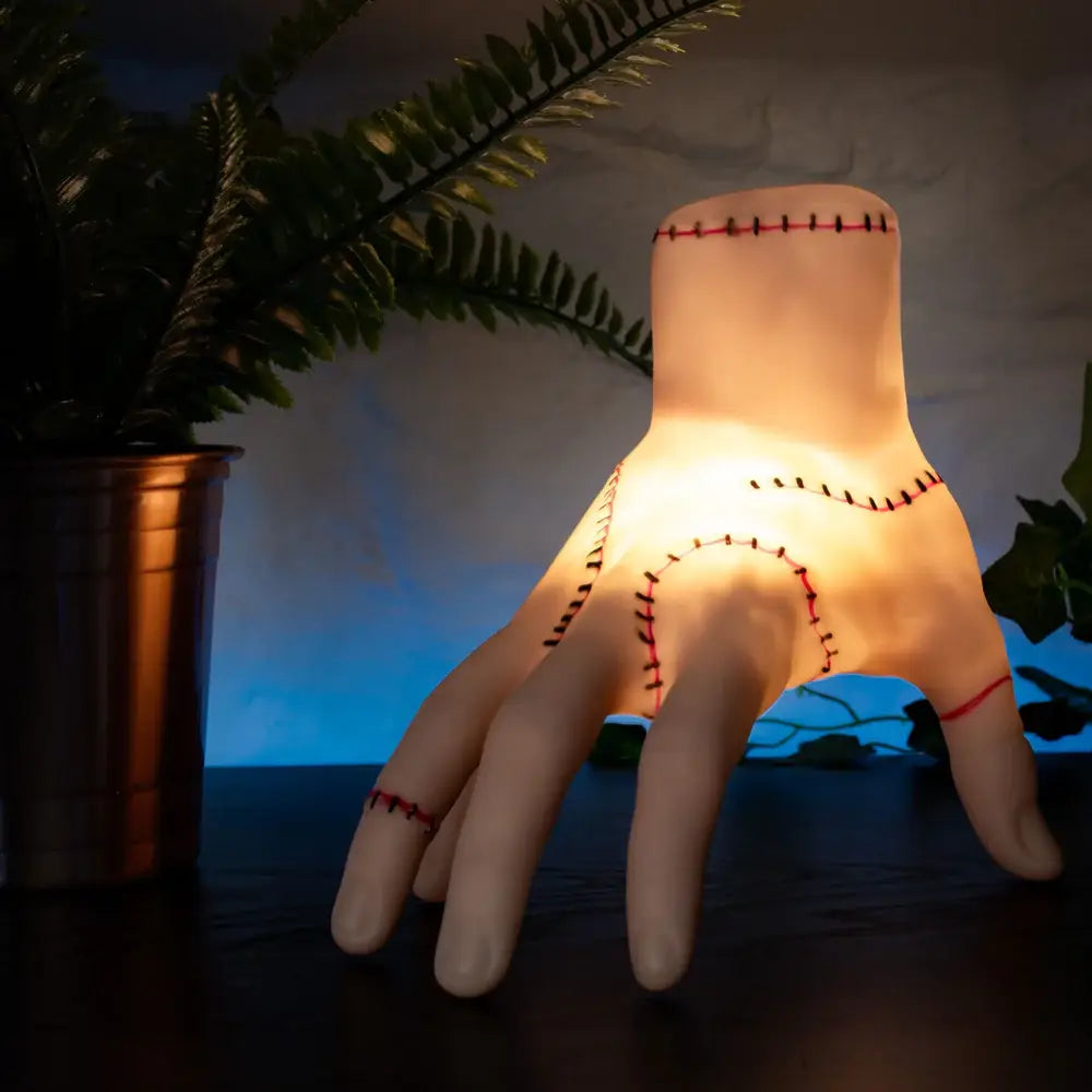 Wednesday Lampada da tavolo LED Mano Famiglia Addams