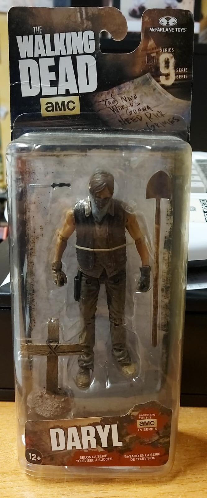 THE WALKING DEAD DARYL SERIES 9 MCFARLANE ACTION FIGURE
