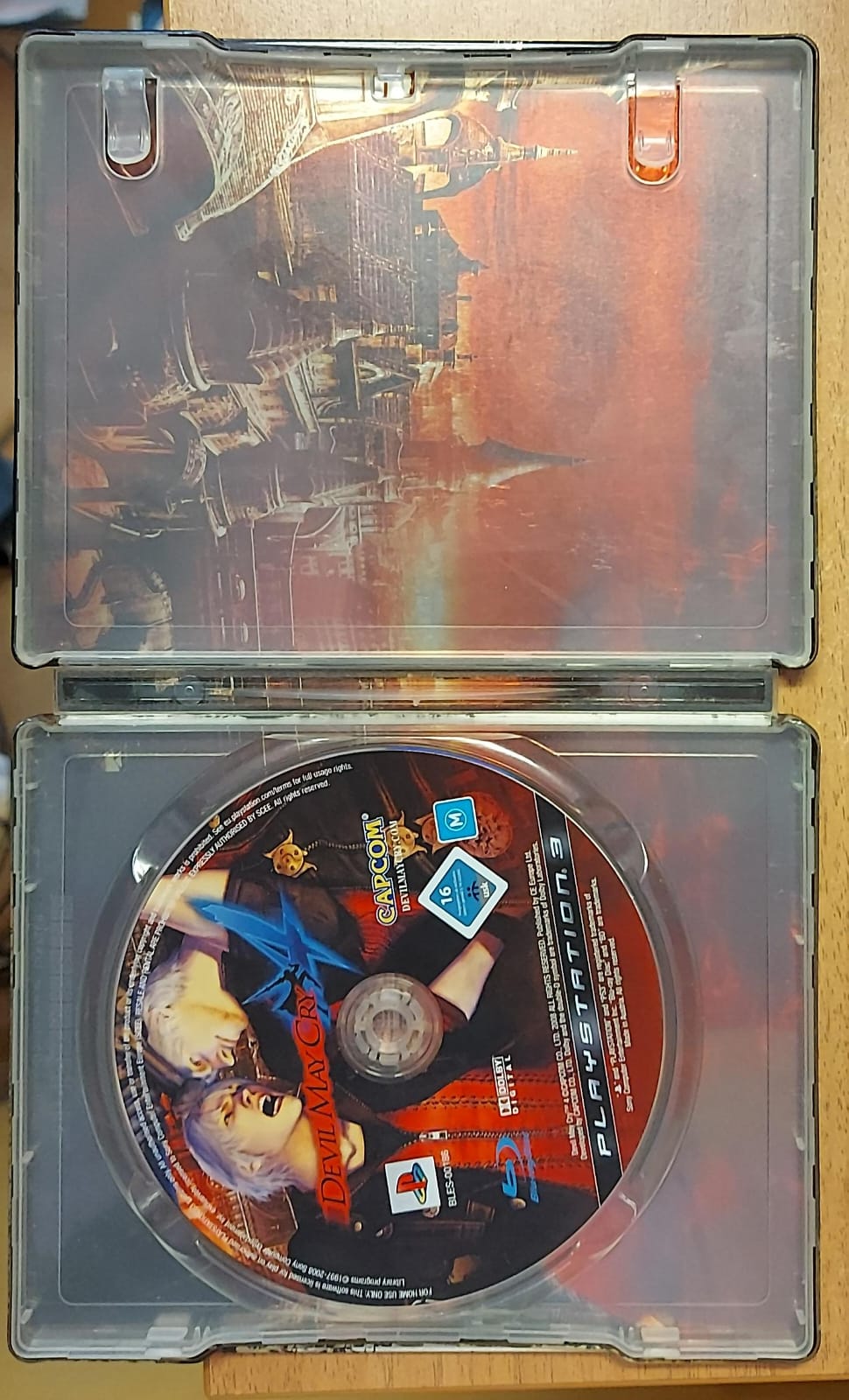 DEVIL MAY CRY 4 + STEELBOOK