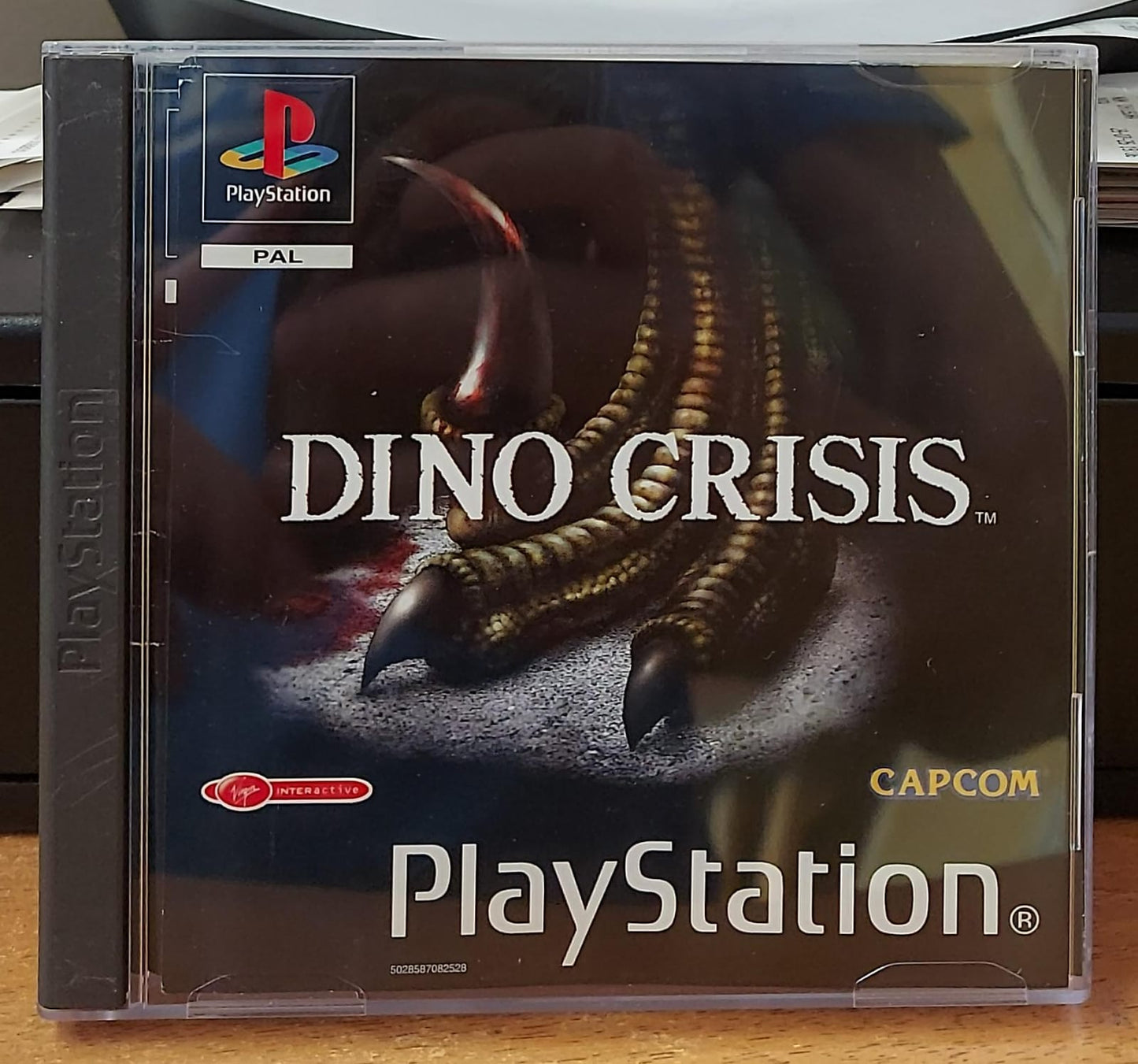 DINO CRISIS