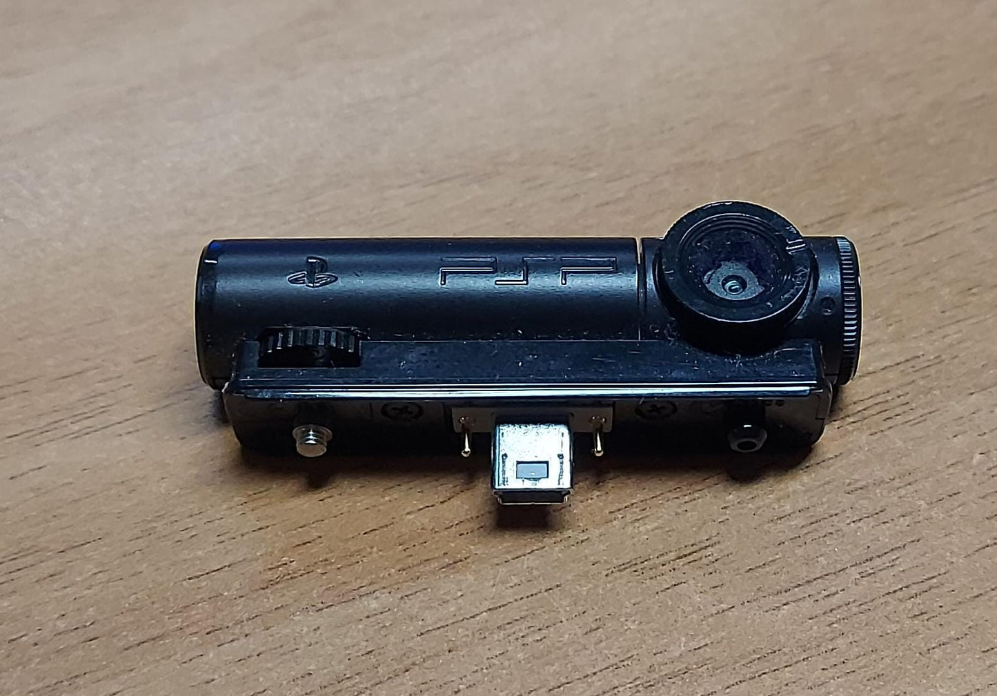 SONY PSP 2004 + MEMORY STICK 1GB + TELECAMERA COMPLETA DI CAVO ALIMENTAZIONE