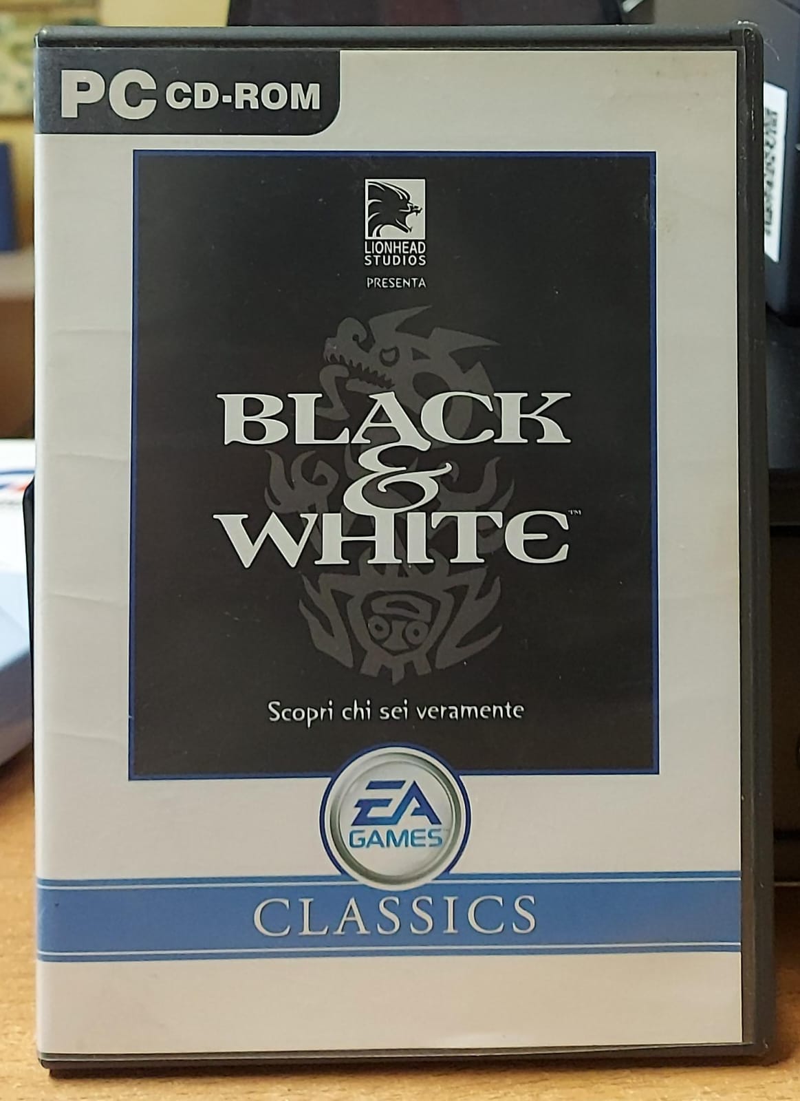 BLACK & WHITE