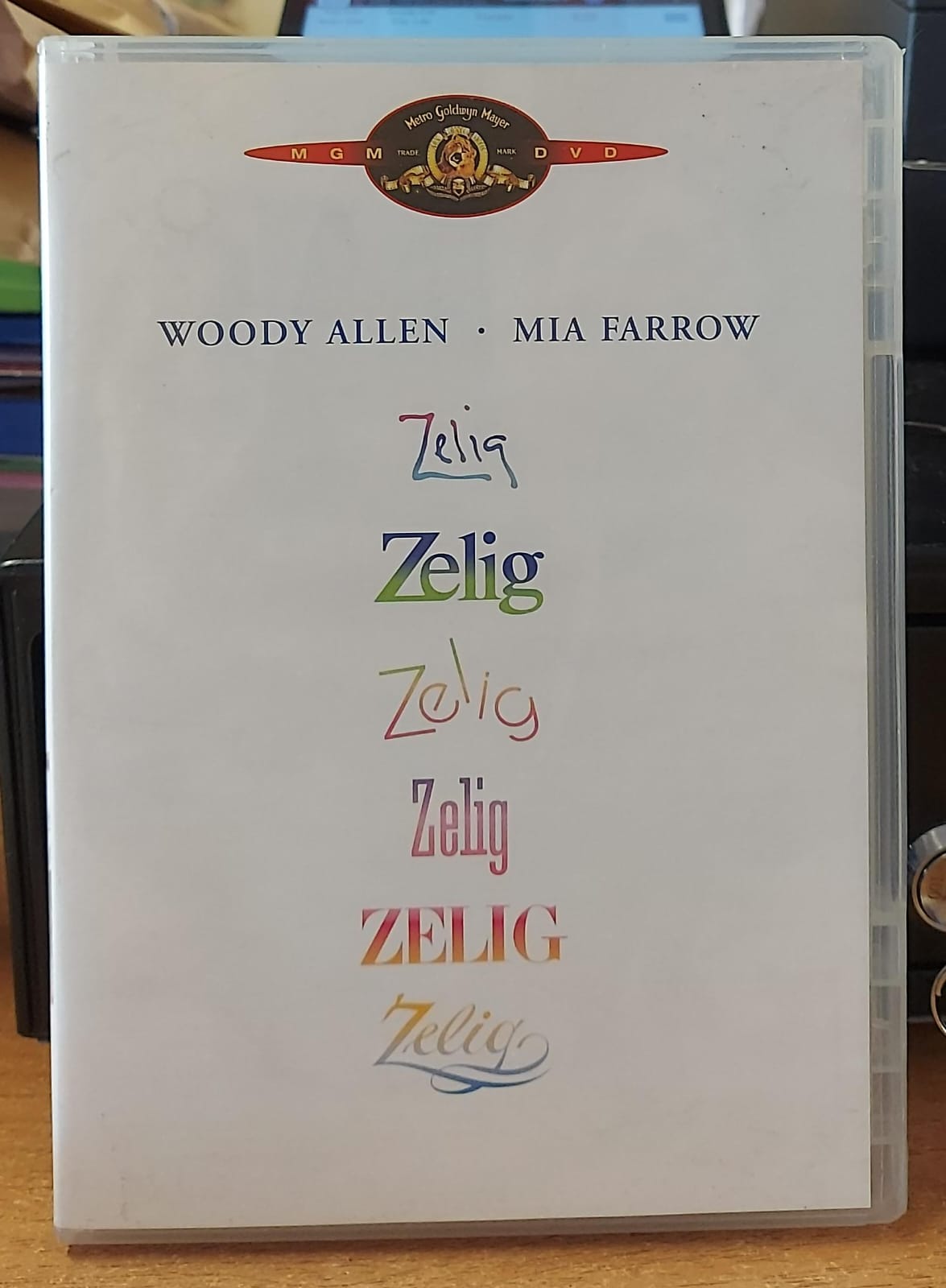 Zelig DVD Usato – Commedia di Woody Allen (1983)