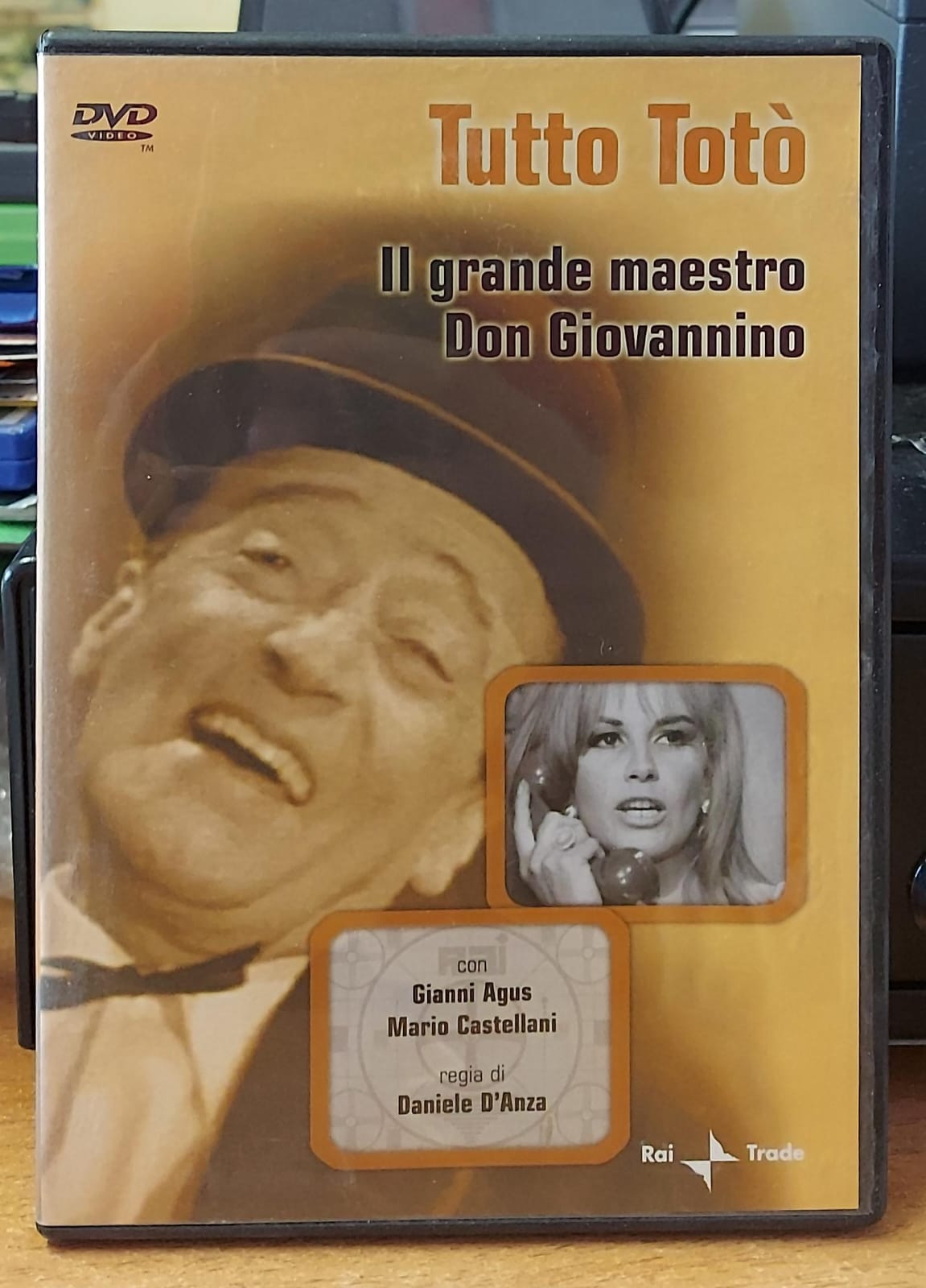 Retro della confezione del DVD Tutto Totò Il grande maestro e Don Giovannino