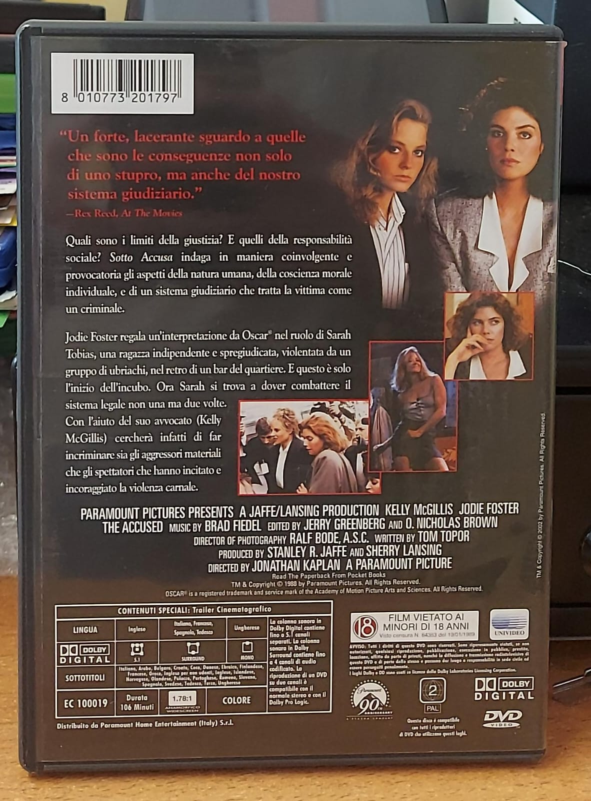 Retro della confezione del DVD Sotto accusa