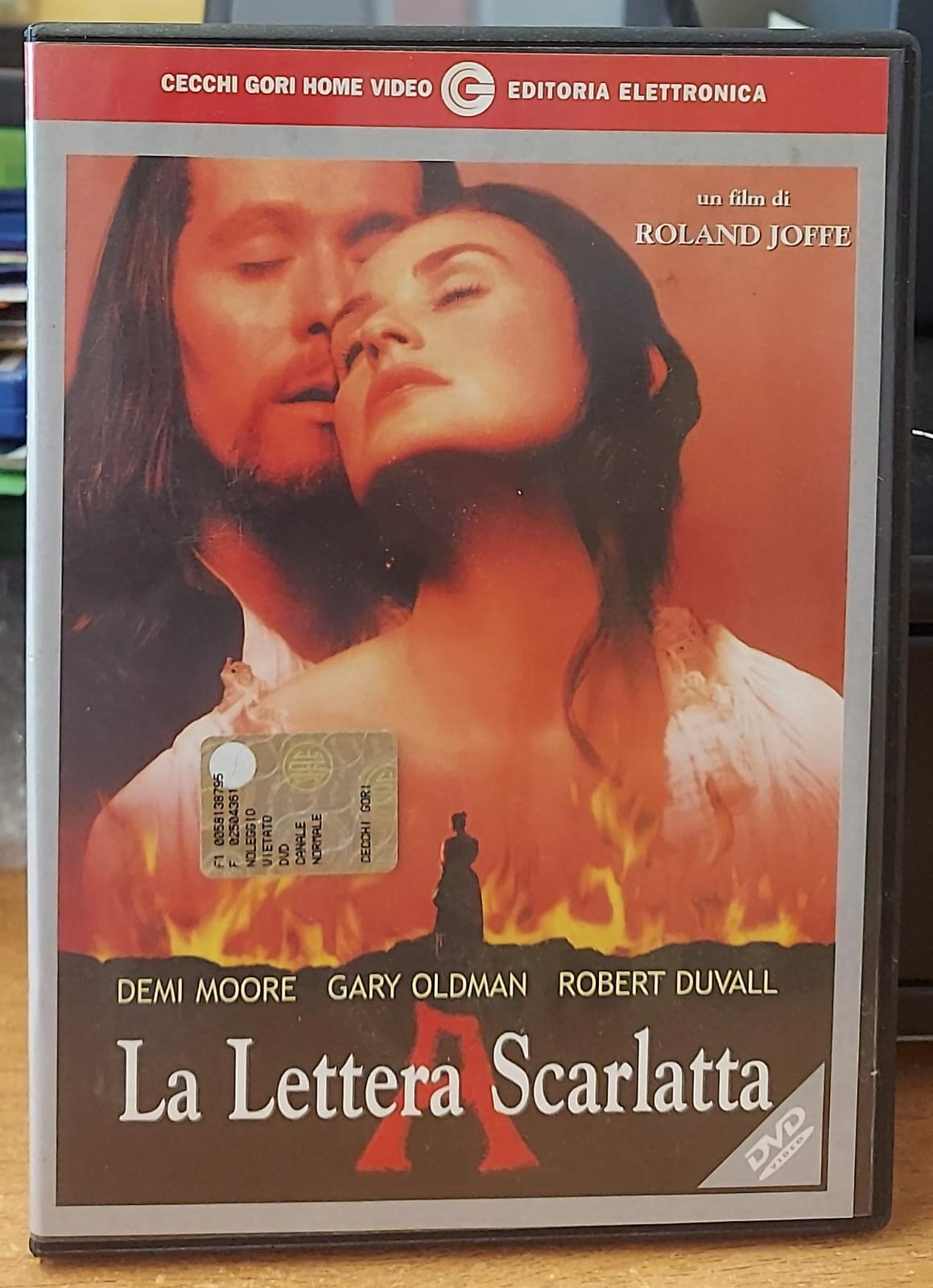 Copertina frontale del DVD La lettera scarlatta con Demi Moore e Gary Oldman
