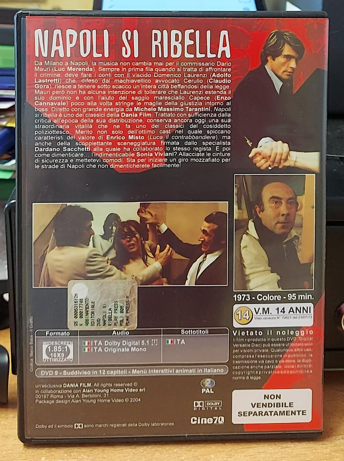 Copertina frontale DVD Napoli si ribella con Luc Merenda ed Enzo Cannavale