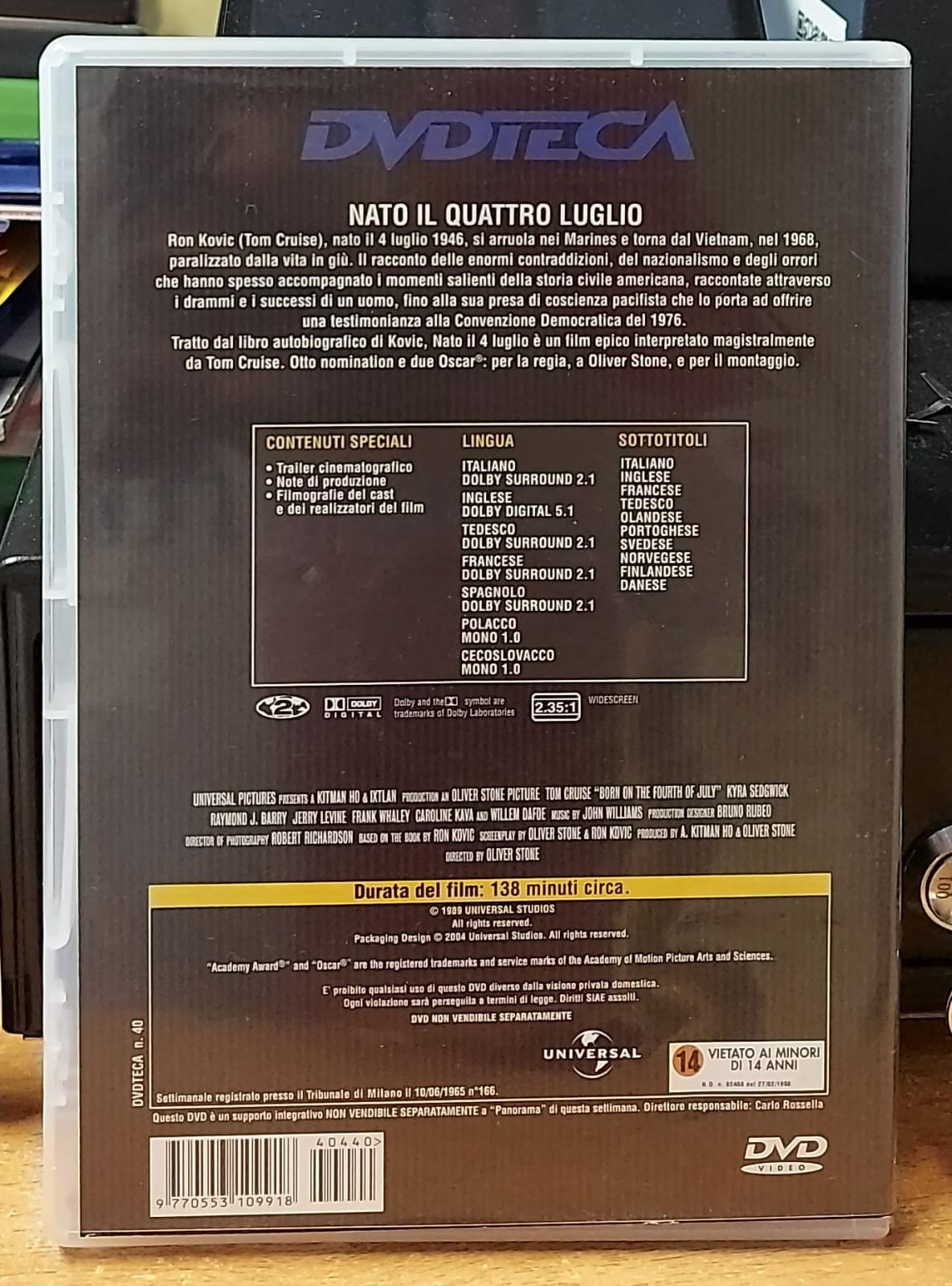 Retro del DVD Nato il quattro luglio con trama, lingue e caratteristiche dell'edizione DVDteca