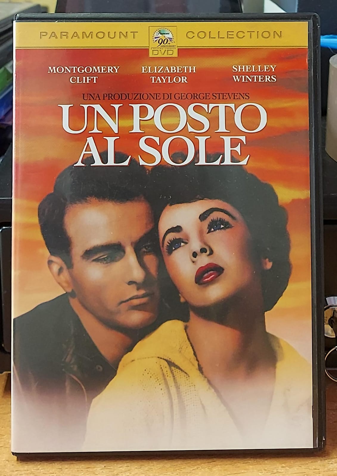Retro della confezione del DVD Un posto al sole Paramount Collection