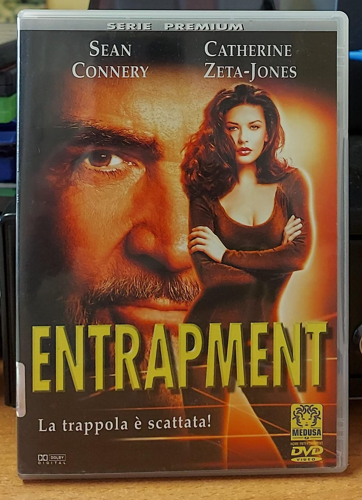 Retro Entrapment DVD Serie Premium con dettagli ed extra