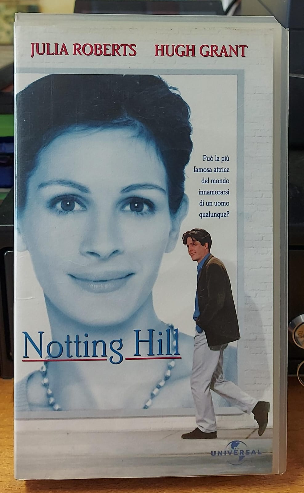 Notting Hill VHS, fronte della copertina con Julia Roberts e Hugh Grant