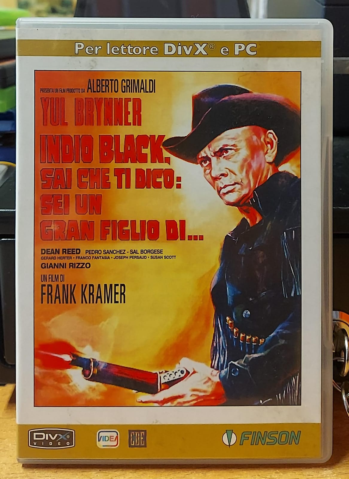 Indio Black con Yul Brynner – fronte edizione Finson DivX, non DVD Video