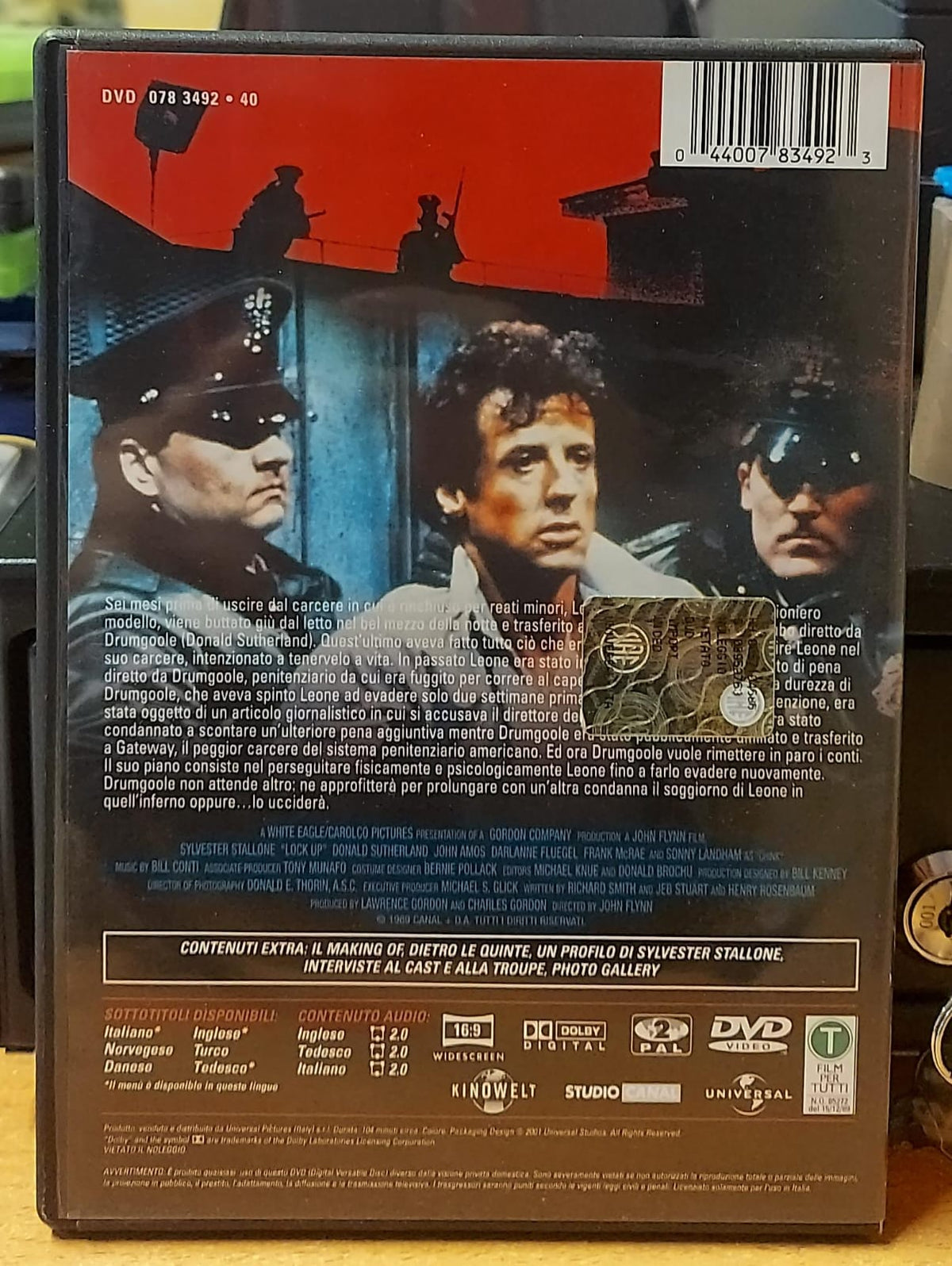 Retro copertina DVD Sorvegliato Speciale con trama, contenuti extra e codice a barre
