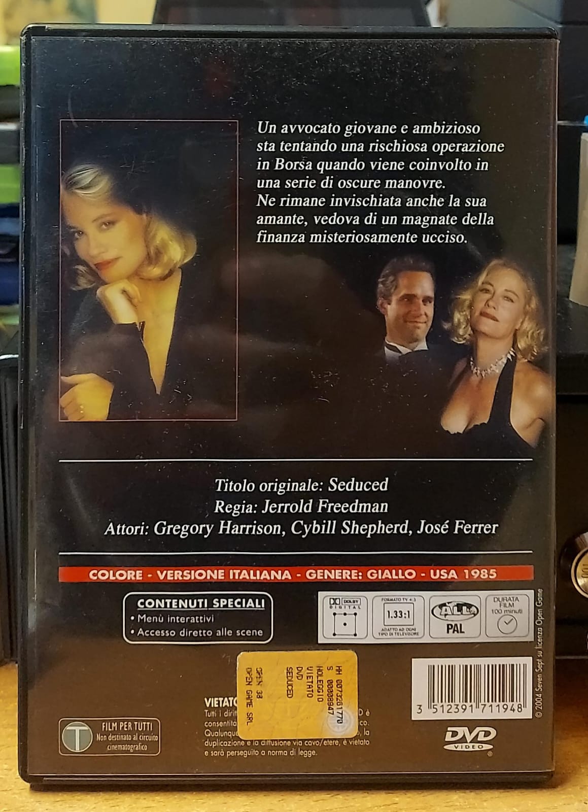 Retro copertina DVD Seduced con trama, dettagli tecnici e codice a barre