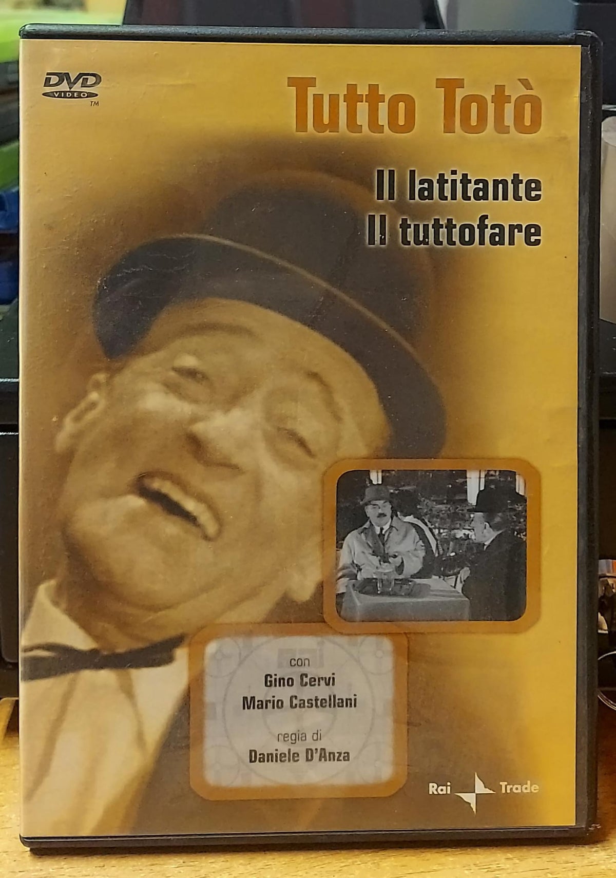 Fronte copertina DVD Tutto Totò Il latitante e Il tuttofare con Totò, Gino Cervi e Mario Castellani
