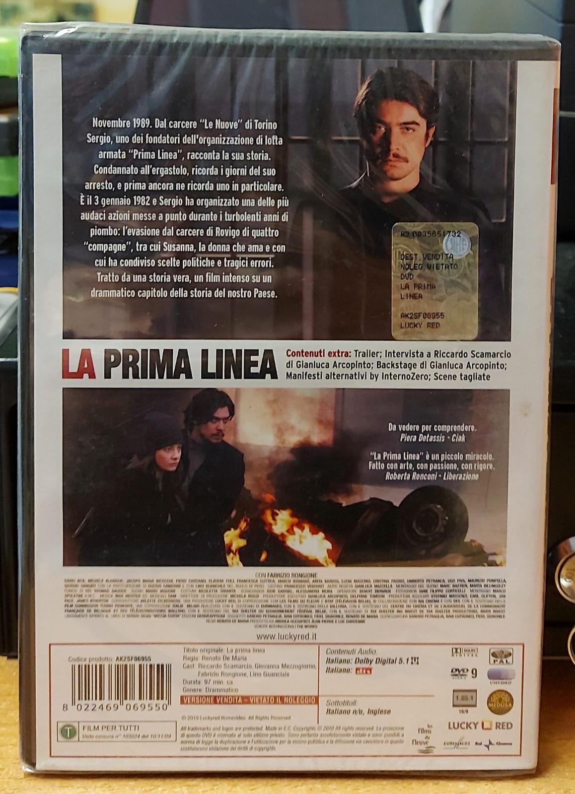 La prima linea DVD – retro copertina e contenuti extra
